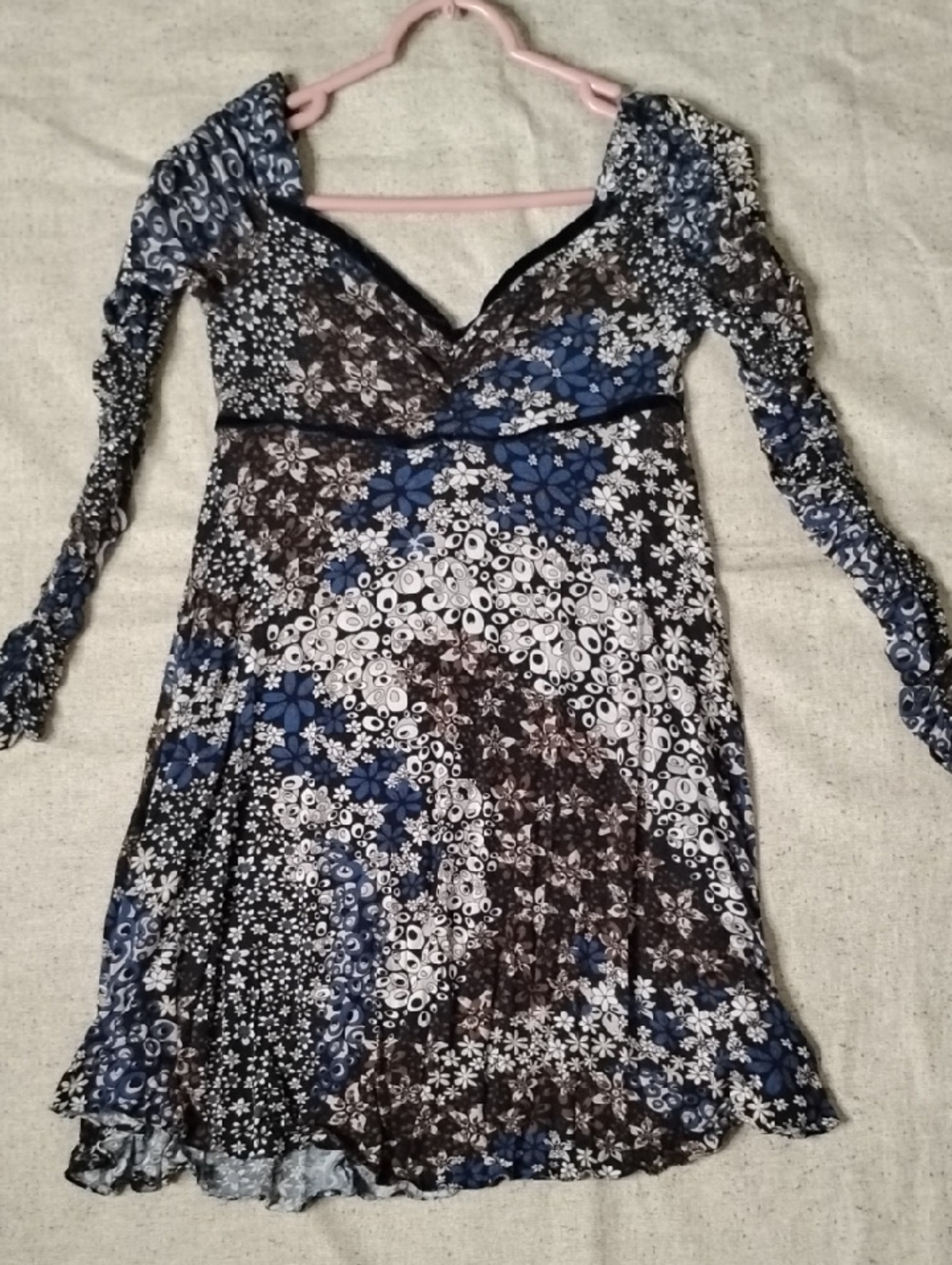 Floral V-Neck Long Sleeve Women’s Dress in Blue and Black